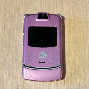 Motorola RAZR V3m Pink Flip Phone“UNTESTED” Verizon No Charg Read Info Below!!